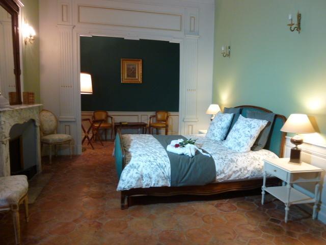 Hotel Coté Cour Chambres d'hotes Bourg-Saint-Andéol Habitación foto